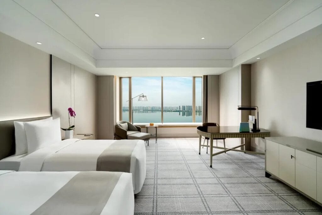 Hongye Furniture Group Co., Ltd | Global Furniture Solutions Provider | Office, Healthcare & Hotel Hongye Furniture Group Co., Ltd | Global Furniture Solutions Provider | Office, Healthcare & Hotelking size bed guest room