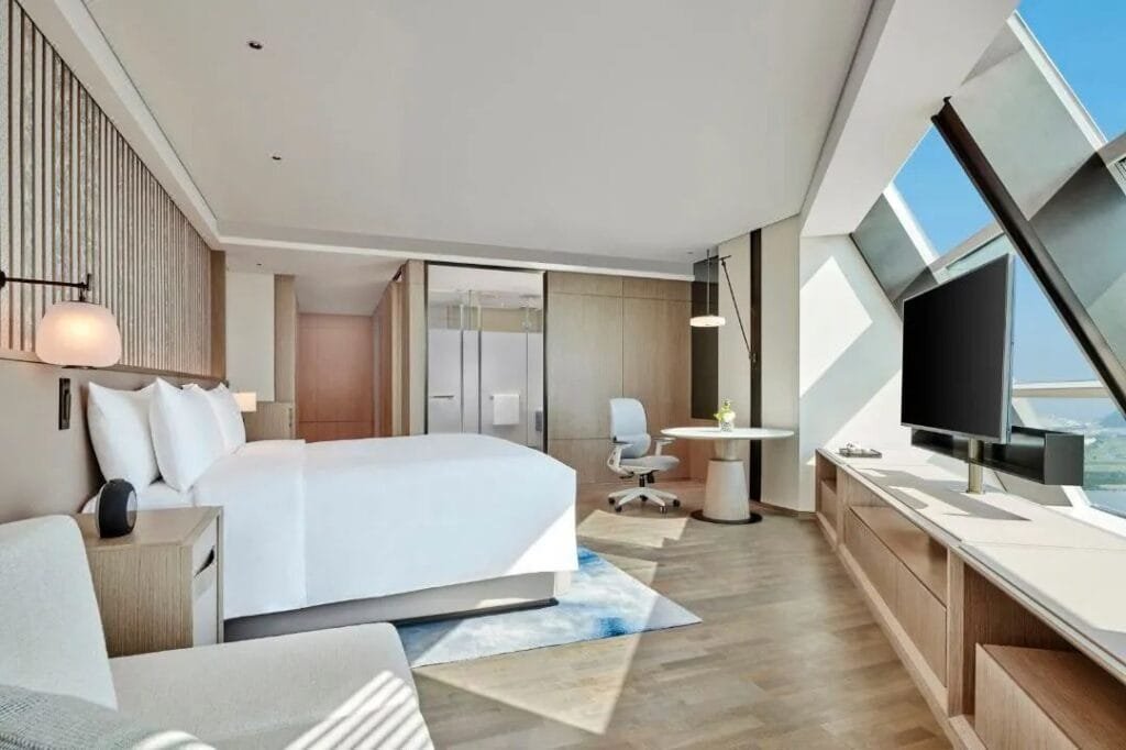 Hongye Furniture Group Co., Ltd | Global Furniture Solutions Provider | Office, Healthcare & Hotel Hongye Furniture Group Co., Ltd | Global Furniture Solutions Provider | Office, Healthcare & Hotel豪华大床房2