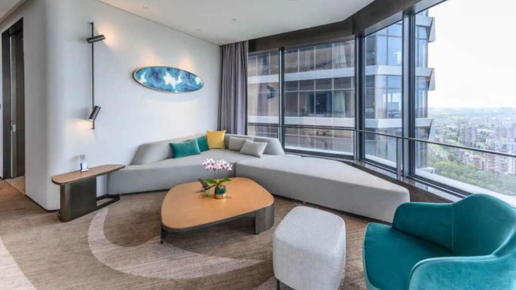 Hongye Furniture Group Co., Ltd | Why NeoCon 2026 Matters for Your Hospitality Project微信图片_20240613163130