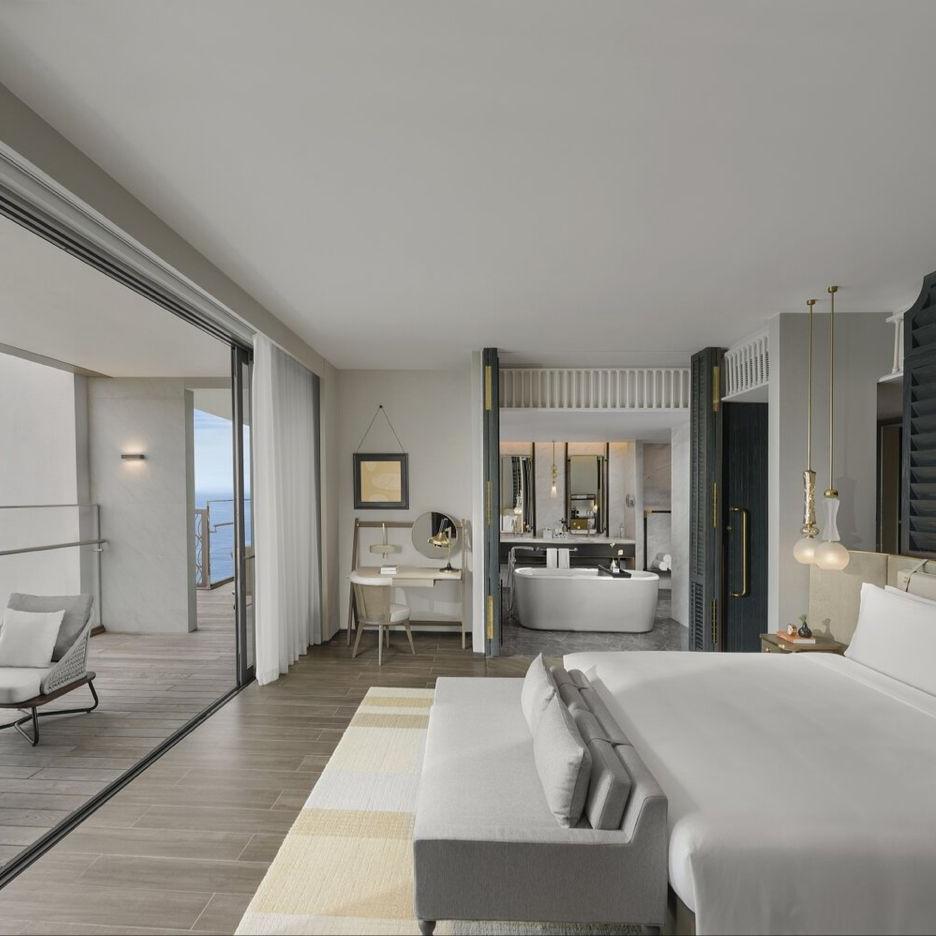 Hongye Furniture Group Co., Ltd | Hotel Room Furniture Layout: Space Planning for 5-Star Guest Experience10(1)