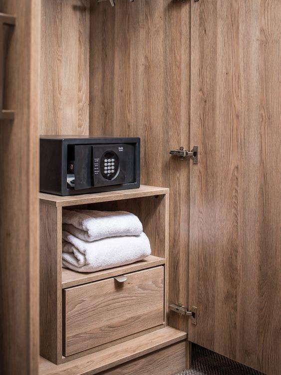 Hongye Furniture Group Co., Ltd | Hotel Furniture Materials Guide: What Lasts in 300+ Room Operations12(1)