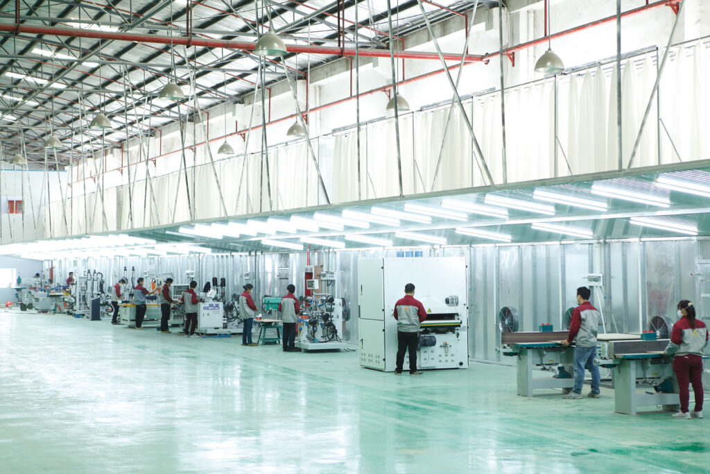 Hongye Furniture Group Co., Ltd | How to Verify a China Furniture Factory’s Real Production Capacity: 2026 Due Diligence Guide Hongye Furniture Group Co., Ltd | How to Verify a China Furniture Factory’s Real Production Capacity: 2026 Due Diligence Guide1洒店家具板木结合车间