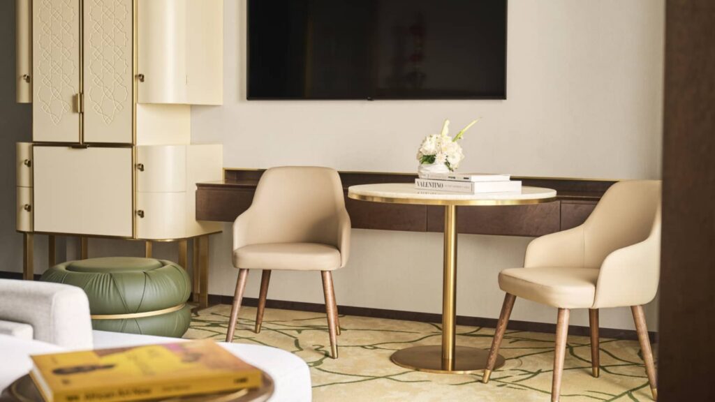 Hongye Furniture Group Co., Ltd | Why Do Hotel Chairs Squeak After Year Two? Frame Engineering Explainedluxury hotel chair design