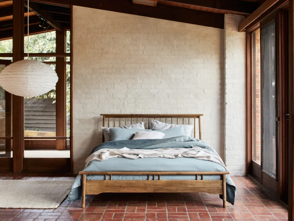 Hongye Furniture Group Co., Ltd | MOQ Logic: Why Furniture Factories Set Minimums and How Design Firms Can Plan Around Themqueen bed frame