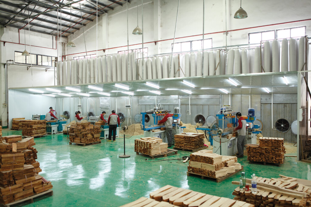 Hongye Furniture Group Co., Ltd | Canton Fair Autumn 2026: Dates, Phases and Which One Furniture Buyers Should Attend3实木开料自动锣机车间