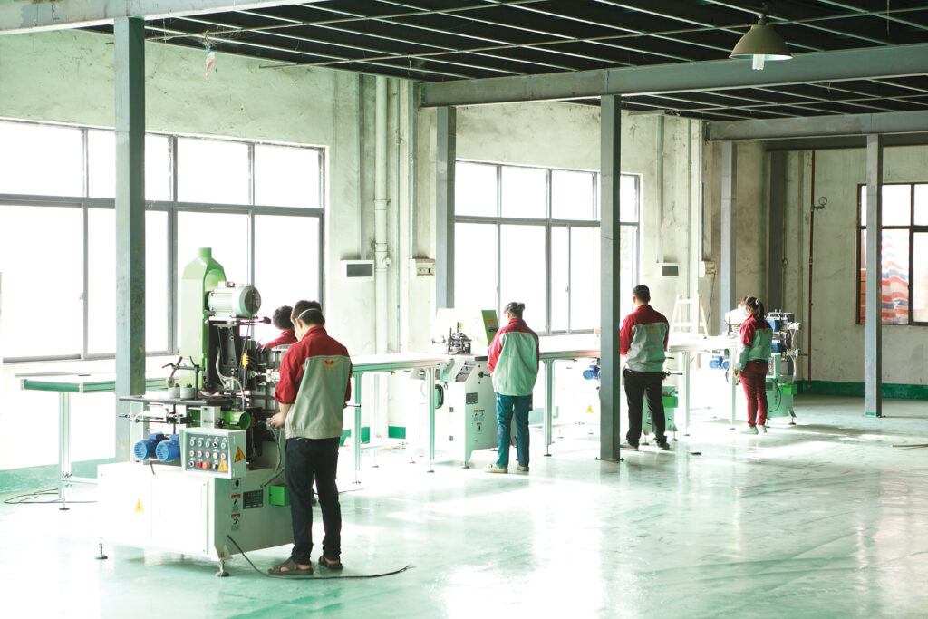 Hongye Furniture Group Co., Ltd | Canton Fair Autumn 2026: Dates, Phases and Which One Furniture Buyers Should Attend4机磨车间